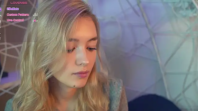 Snapshot of FlairCunard chatting on 12/12/24, 03:16 FlairCunard online show from 12/12/24, 03:16