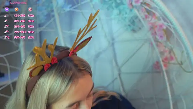 Snapshot of FlairCunard chatting on 12/14/24, 03:04 FlairCunard online show from 12/14/24, 03:04