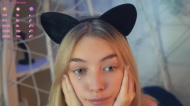 Snapshot of FlairCunard chatting on 12/14/24, 07:14 FlairCunard online show from 12/14/24, 07:14