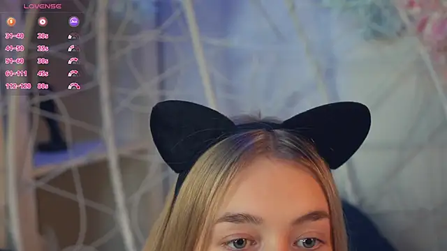 Snapshot of FlairCunard chatting on 12/14/24, 10:18 FlairCunard online show from 12/14/24, 10:18