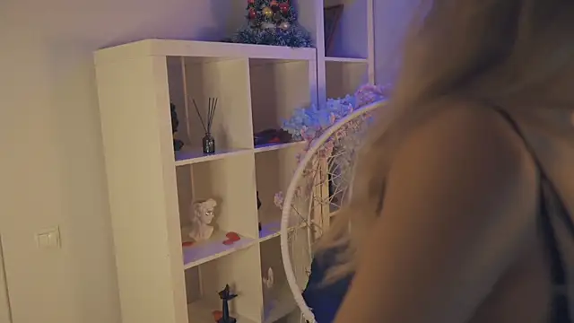 Snapshot of FlairCunard chatting on 01/06/25, 11:52 FlairCunard online show from 01/06/25, 11:52