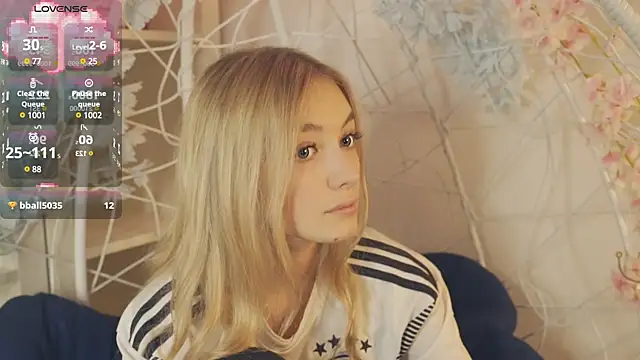 Snapshot of FlairCunard chatting on 01/13/25, 08:48 FlairCunard online show from 01/13/25, 08:48