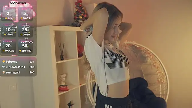 Snapshot of FlairCunard chatting on 01/13/25, 11:49 FlairCunard online show from 01/13/25, 11:49