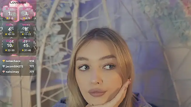 Snapshot of FlairCunard chatting on 01/18/25, 06:43 FlairCunard online show from 01/18/25, 06:43