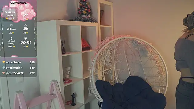 Snapshot of FlairCunard chatting on 01/18/25, 09:45 FlairCunard online show from 01/18/25, 09:45