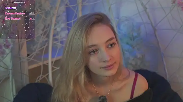 Snapshot of FlairCunard chatting on 01/29/25, 10:01 FlairCunard online show from 01/29/25, 10:01