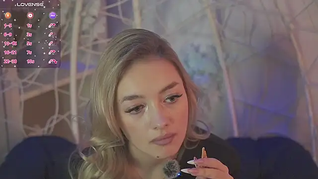 Snapshot of FlairCunard chatting on 02/10/25, 09:36 FlairCunard online show from 02/10/25, 09:36