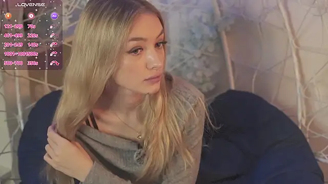 Snapshot of FlairCunard chatting on 02/15/25, 07:28 FlairCunard online show from 02/15/25, 07:28