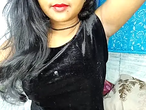 Snapshot of Muktha chatting on 12/21/25, 03:41 Muktha online show from 12/21/25, 03:41