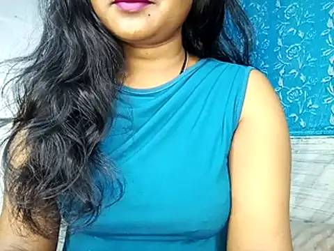 Snapshot of Muktha chatting on 01/19/26, 02:10 Muktha online show from 01/19/26, 02:10