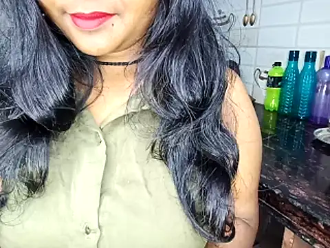 Snapshot of Muktha chatting on 03/16/26, 05:44 Muktha online show from 03/16/26, 05:44