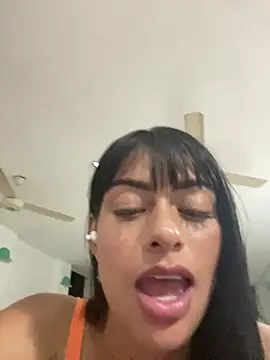 ZairaSofia1 online show from 12/22/24, 02:49