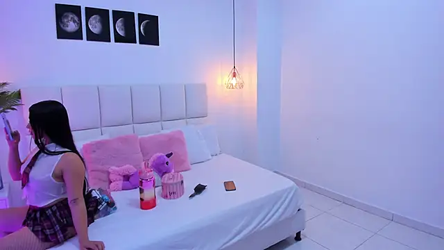 zoe rivers online show from 11/04/25, 11:37