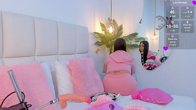 zoe rivers online show from 12/20/25, 12:29