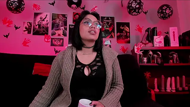 lilith-deveraux online show from 11/06/25, 05:36