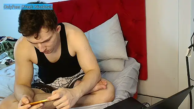 Snapshot of NicoDavisHere chatting on 06/24/26, 07:24 NicoDavisHere online show from 06/24/26, 07:24