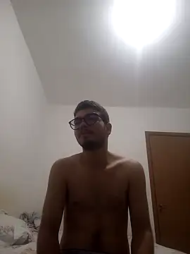 Snapshot of Edwardsky000 chatting on 12/04/24, 04:43 Edwardsky000 online show from 12/04/24, 04:43