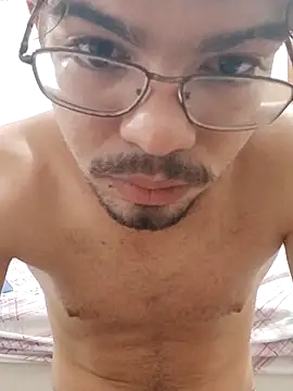 Snapshot of Edwardsky000 chatting on 02/24/26, 12:52 Edwardsky000 online show from 02/24/26, 12:52