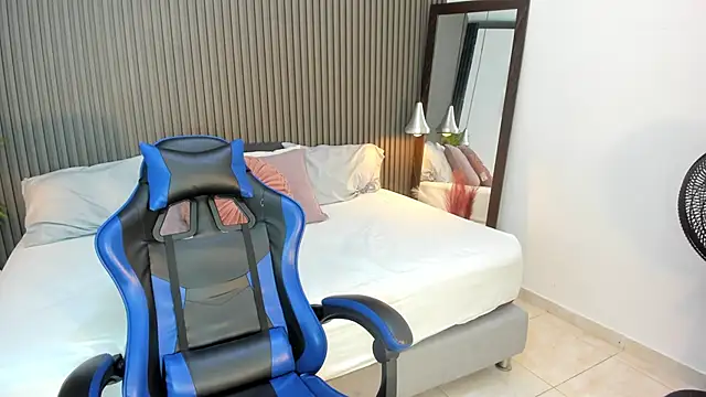 Axel brunette1 online show from 04/06/26, 02:53