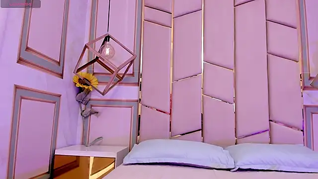 Snapshot of Sweetgirl4u_ chatting on 03/05/25, 02:56 Sweetgirl4u  online show from 03/05/25, 02:56