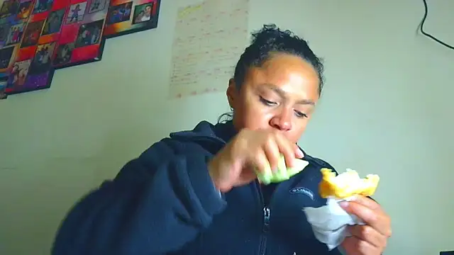 Samary thomas online show from 05/23/26, 02:17