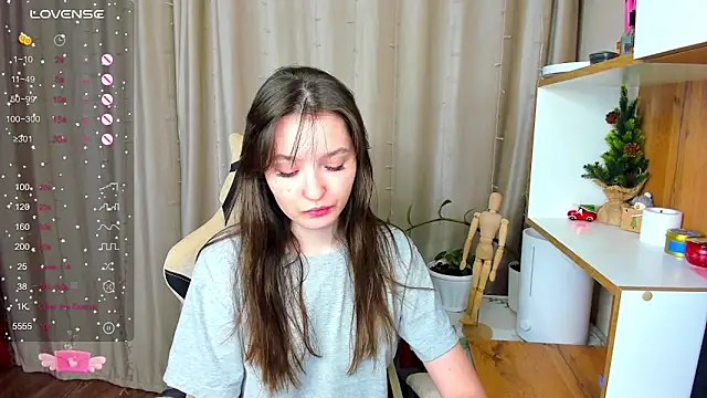 Snapshot of Fairyy_Moon chatting on 01/17/25, 11:27 Fairyy Moon online show from 01/17/25, 11:27