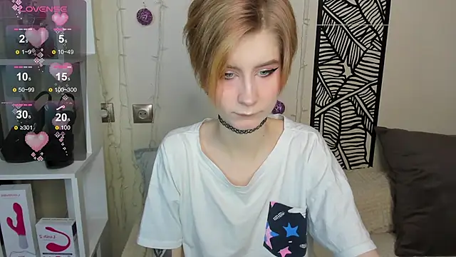 Angel Jules online show from 01/11/25, 01:06