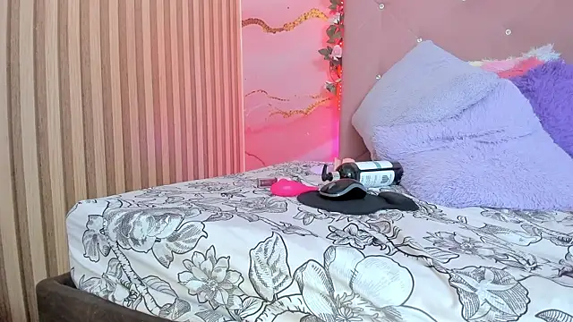 Taylor  cooper online show from 03/09/25, 12:53