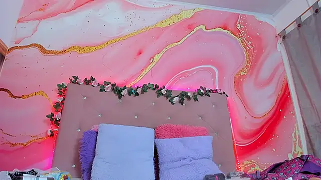 Taylor  cooper online show from 03/17/25, 10:17