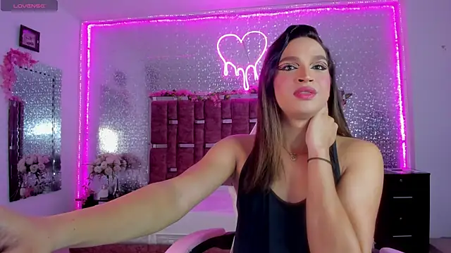 Snapshot of KylieVictoria chatting on 01/09/25, 04:30 KylieVictoria online show from 01/09/25, 04:30