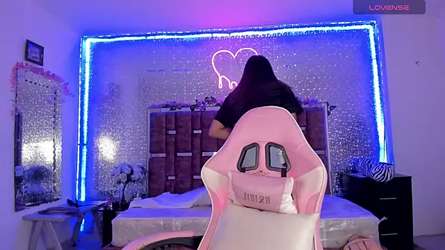 Snapshot of KylieVictoria chatting on 02/07/25, 04:59 KylieVictoria online show from 02/07/25, 04:59