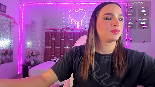 Snapshot of KylieVictoria chatting on 02/10/25, 03:24 KylieVictoria online show from 02/10/25, 03:24