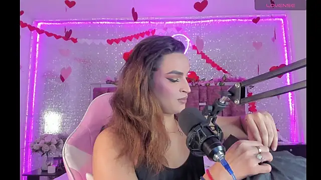 Snapshot of KylieVictoria chatting on 02/15/25, 04:14 KylieVictoria online show from 02/15/25, 04:14