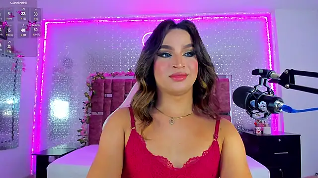 Snapshot of KylieVictoria chatting on 03/20/25, 04:18 KylieVictoria online show from 03/20/25, 04:18