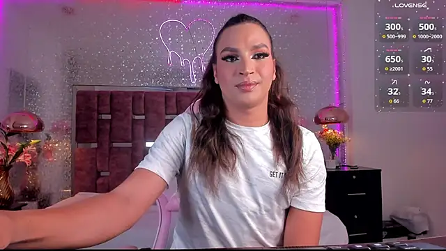 Snapshot of KylieVictoria chatting on 09/26/25, 04:27 KylieVictoria online show from 09/26/25, 04:27