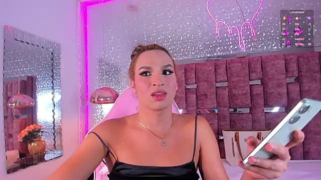 Snapshot of KylieVictoria chatting on 11/05/25, 04:56 KylieVictoria online show from 11/05/25, 04:56