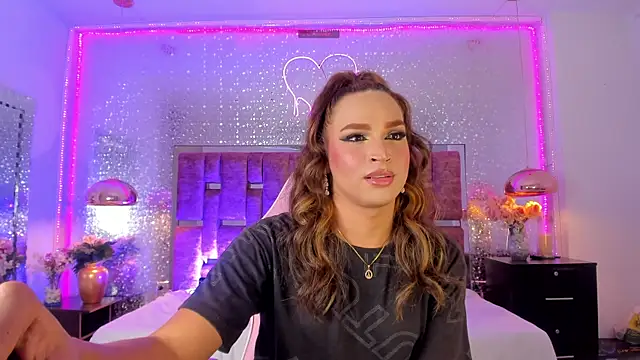 Snapshot of KylieVictoria chatting on 11/25/25, 03:39 KylieVictoria online show from 11/25/25, 03:39