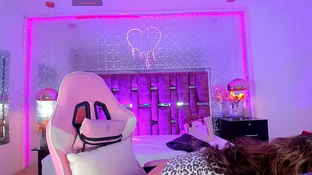 Snapshot of KylieVictoria chatting on 11/27/25, 04:14 KylieVictoria online show from 11/27/25, 04:14