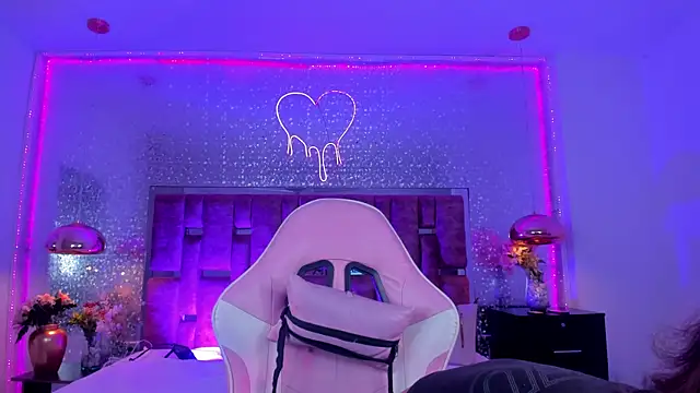 Snapshot of KylieVictoria chatting on 11/30/25, 04:16 KylieVictoria online show from 11/30/25, 04:16