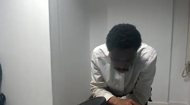 Snapshot of Mastertopdome chatting on 01/20/25, 01:18 Mastertopdome online show from 01/20/25, 01:18