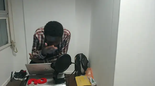 Snapshot of Mastertopdome chatting on 02/06/25, 12:22 Mastertopdome online show from 02/06/25, 12:22