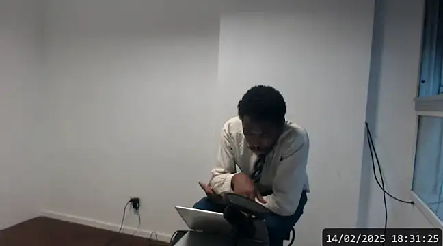 Snapshot of Mastertopdome chatting on 02/14/25, 09:32 Mastertopdome online show from 02/14/25, 09:32