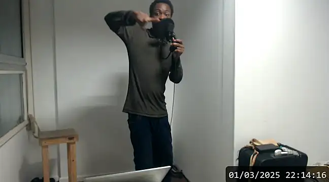 Snapshot of Mastertopdome chatting on 03/02/25, 01:15 Mastertopdome online show from 03/02/25, 01:15