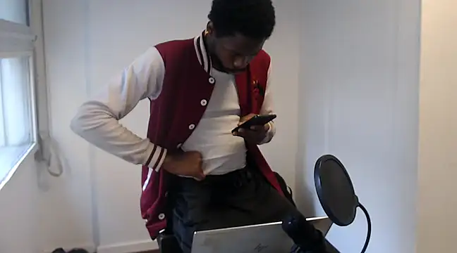 Snapshot of Mastertopdome chatting on 03/20/25, 02:53 Mastertopdome online show from 03/20/25, 02:53