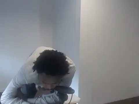 Snapshot of Mastertopdome chatting on 09/29/25, 12:10 Mastertopdome online show from 09/29/25, 12:10