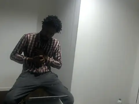 Snapshot of Mastertopdome chatting on 10/10/25, 01:48 Mastertopdome online show from 10/10/25, 01:48