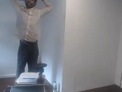 Snapshot of Mastertopdome chatting on 10/15/25, 12:49 Mastertopdome online show from 10/15/25, 12:49