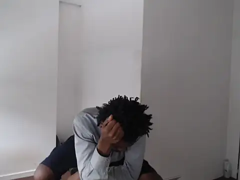 Snapshot of Mastertopdome chatting on 12/15/25, 02:32 Mastertopdome online show from 12/15/25, 02:32