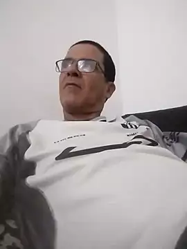 Snapshot of barboza991 chatting on 12/15/24, 06:04 barboza991 online show from 12/15/24, 06:04