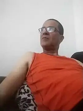 Snapshot of barboza991 chatting on 12/29/24, 02:31 barboza991 online show from 12/29/24, 02:31